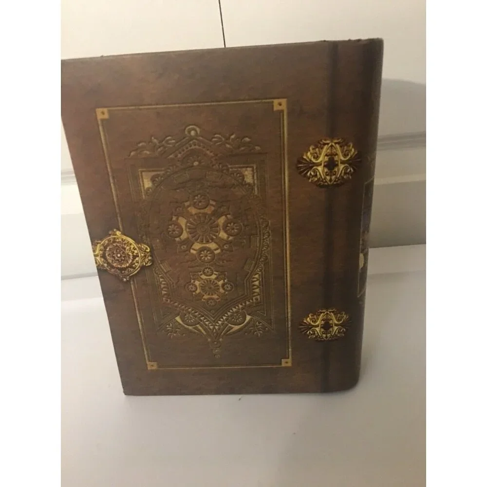 New Masterpieces Snow White and the Seven Dwarfs Hinged Book‎ Box Jigsaw Puzzle